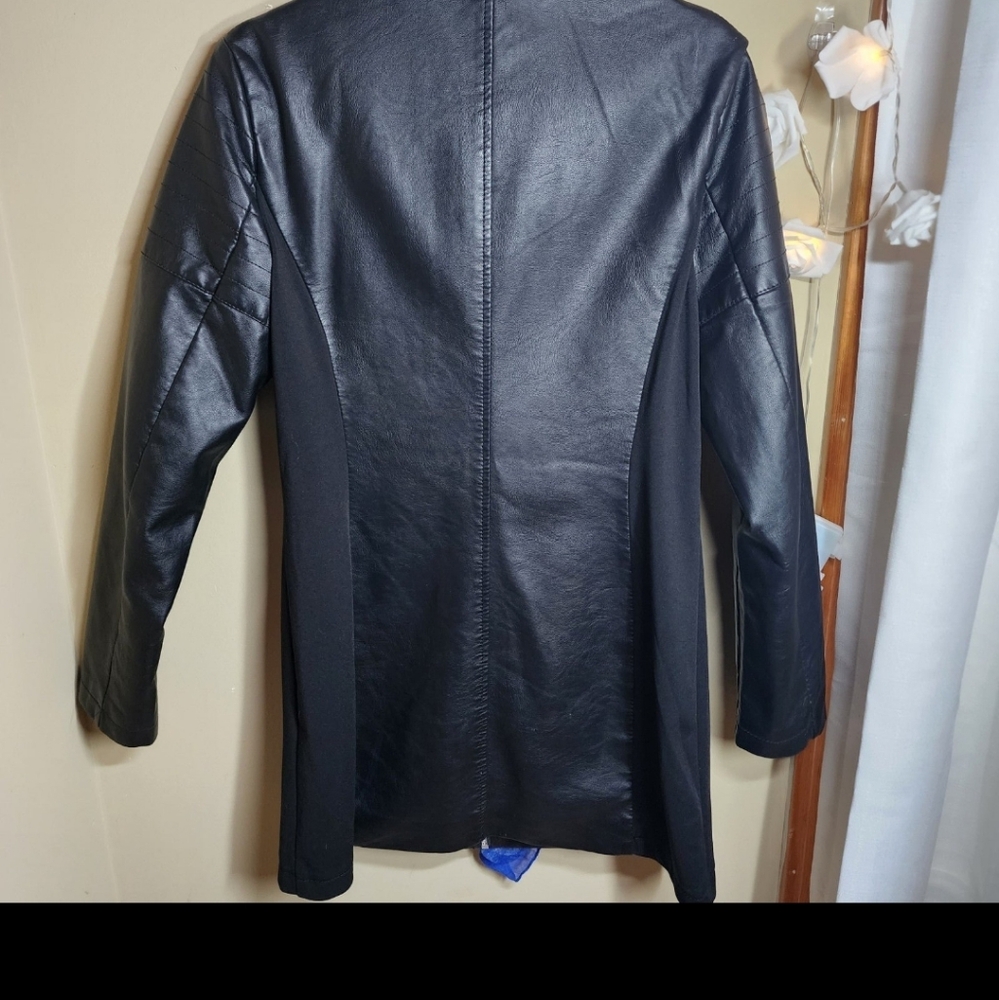 NWOT Baccini 3/4 black jacket sz. M - Picture 2 of 4